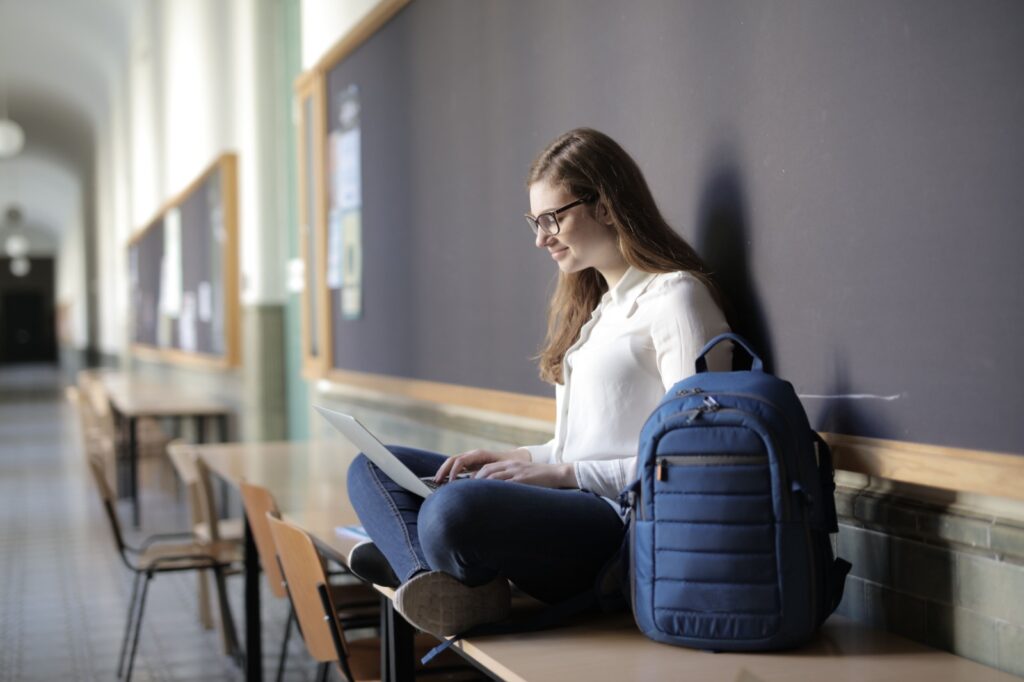 Ação da Estácio, em parceria com a Academia do Universitário, trará grandes empresas do mercado e oportunidades para estudantes de todo o Brasil